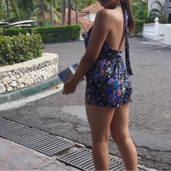 FASHION NOVA Purple backless floral romper - Picture 2 of 2